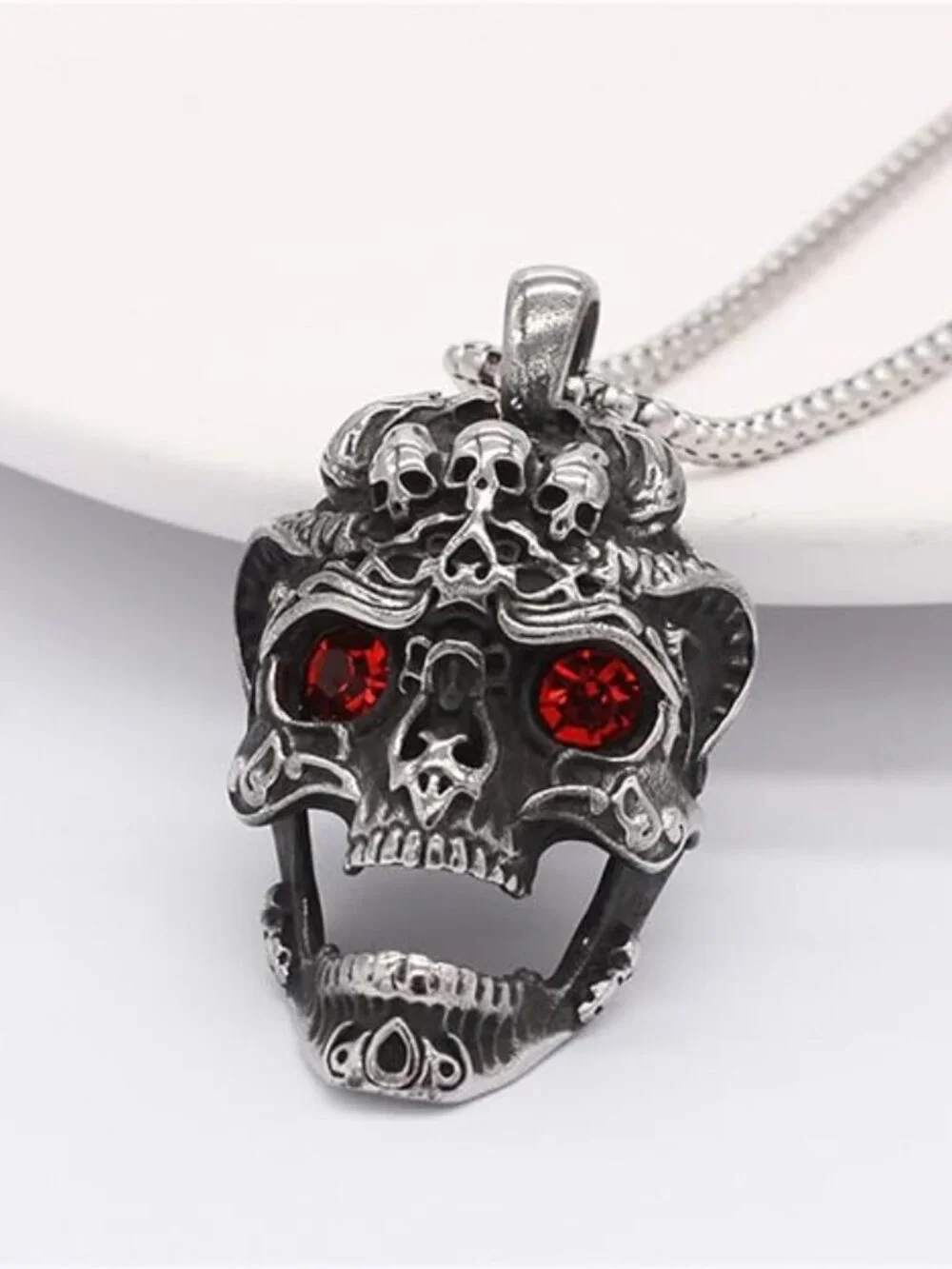 BRAND NEW Gothic Skull Necklace